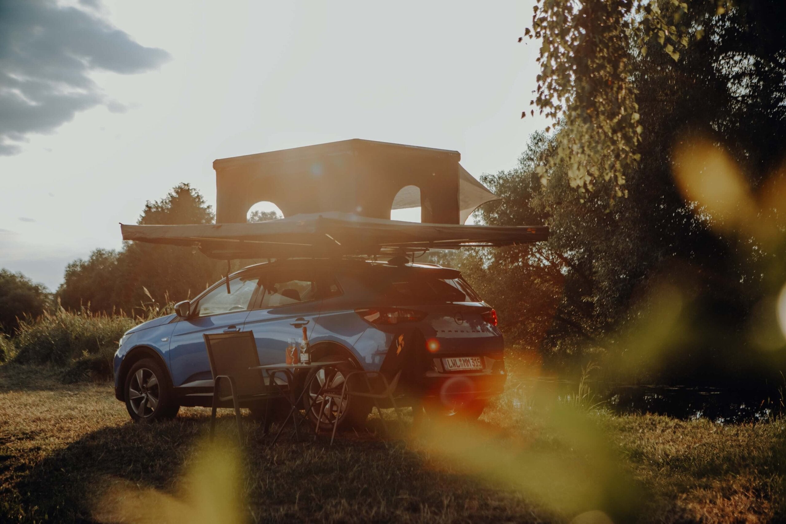 Dachzelt oder Camper: Was passt besser zu deinem Abenteuer?