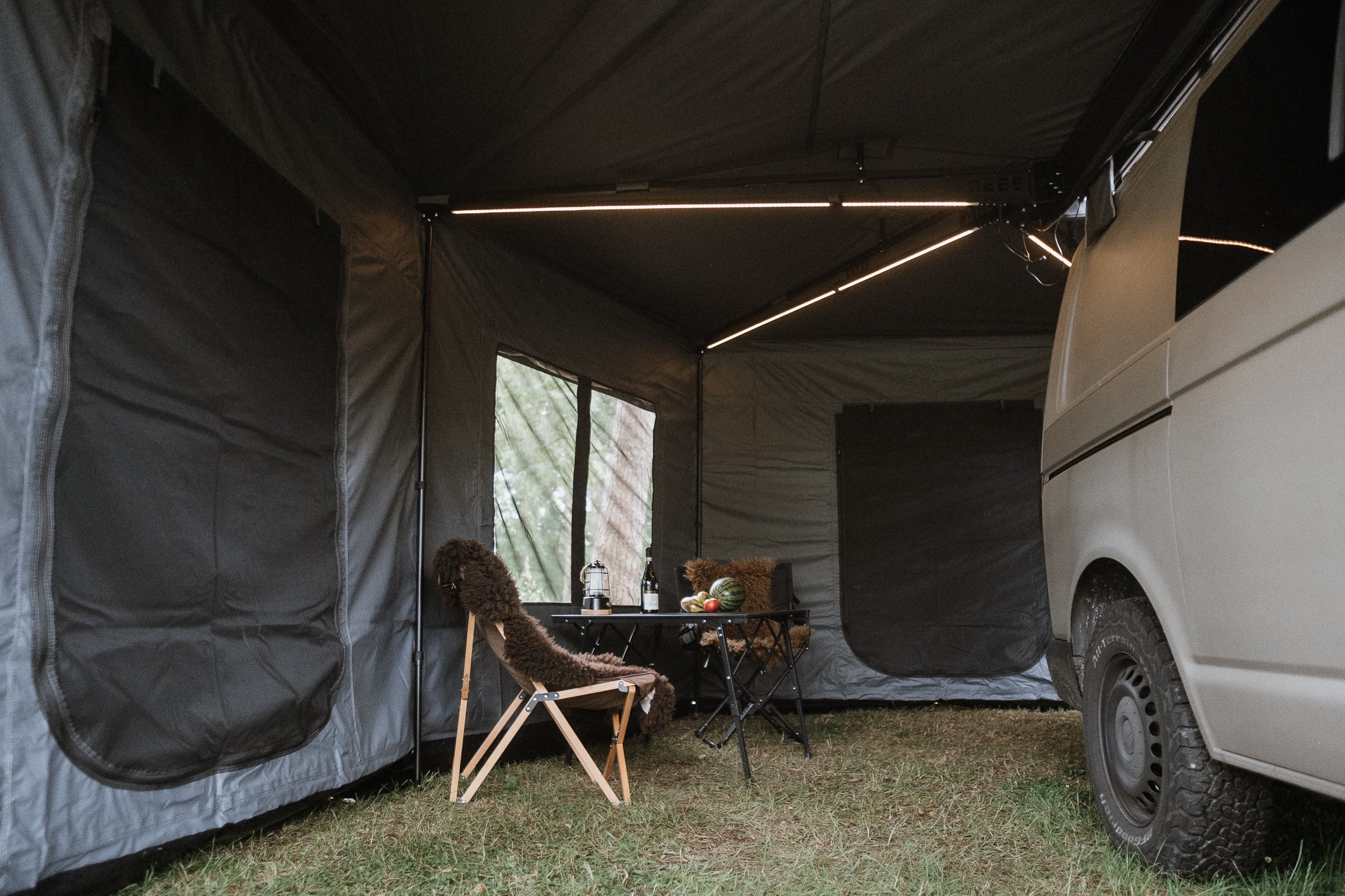 Dachzelt beim Festival: Die perfekte Festival-Packliste für mehr Komfort