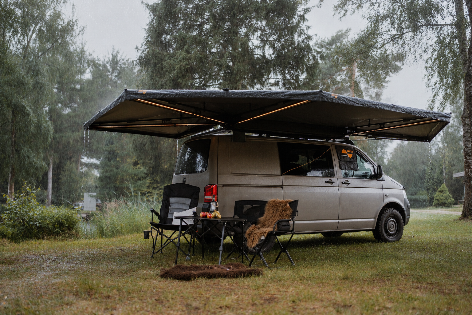 Automarkise bei Regen und Sturm: So bleibt dein Campingplatz trocken